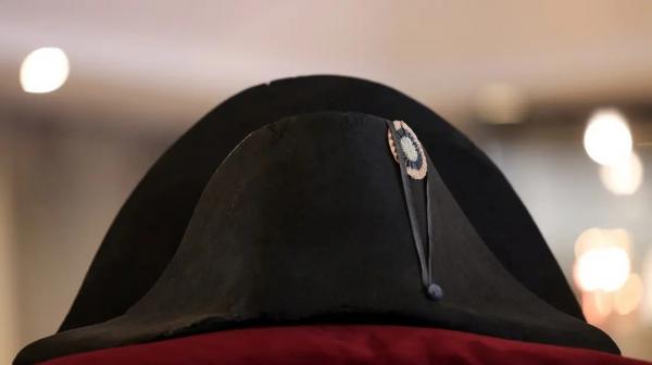 Mahal Sekali, Topi Napoleon Bonaparte Laku Terjual Seharga Rp32 Miliar