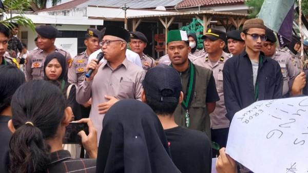 Rayakan HUT ke-23 Provinsi Bangka Belitung, HMI Babel Raya Unjuk Rasa di Gedung DPRD 