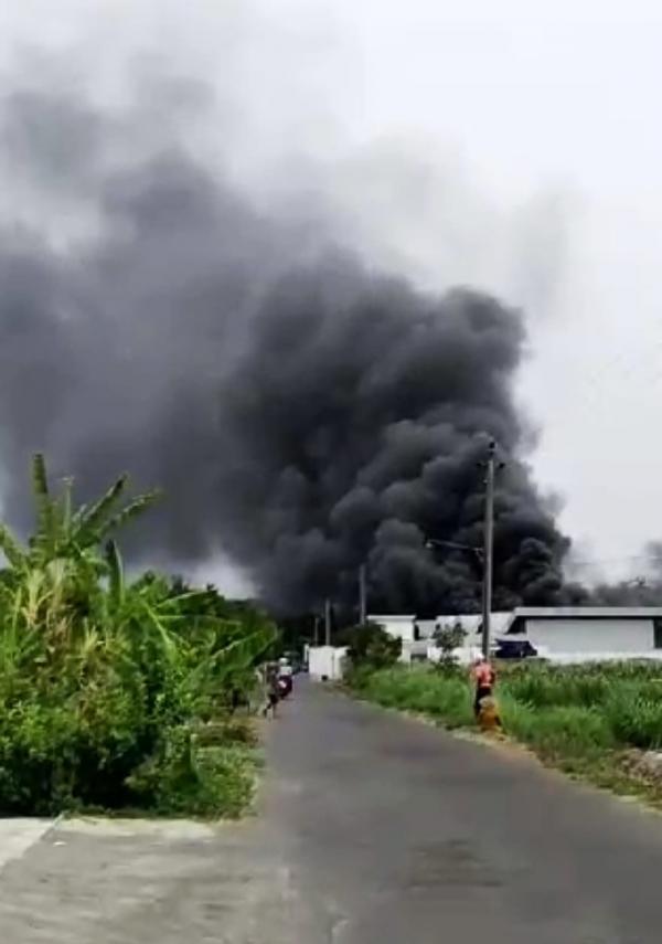Pabrik Bumbu Kemasan di Boyolali Terbakar, Puluhan Karyawan Dilarikan ke Puskesmas