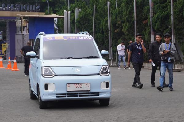 Test Drive Mobil Listrik DFSK & Seres di GIIAS Bandung 2023