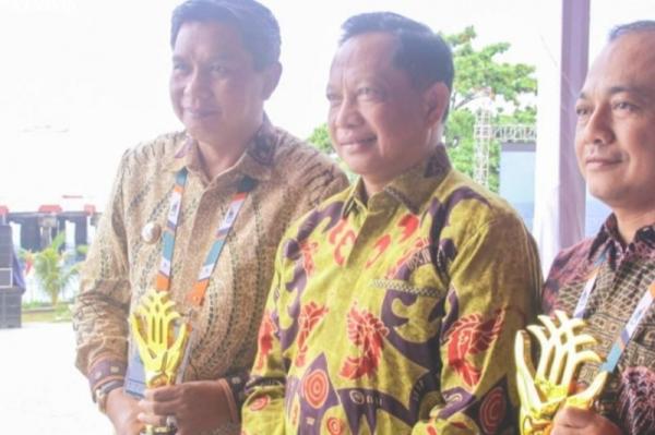 Terbaik di Wilayah Timur, Kota Ambon Raih Penghargaan Anugerah Investasi Pesisir