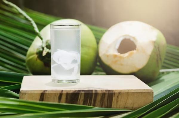 Manfaat dan Efek Samping Minum Air Kelapa, Hati-Hati Bagi Penderita Ginjal