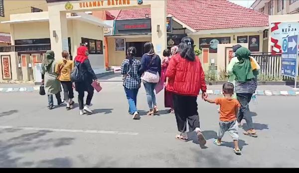 Puluhan Emak-emak di Kota Probolinggo Lapor Polisi Mengaku Jadi Korban Arisan Bodong