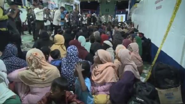Ditolak Warga Sabang, 219 Etnis Imigran Rohingya Bertahan di Pelabuhan Ulee Lee Banda Aceh