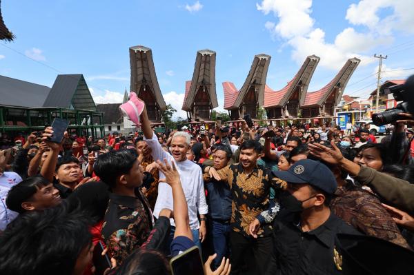 Datang ke Tana Toraja, Ganjar Minta Pemerintah Jamin Kebebasan Beribadah dan Pendirian Rumah Ibadah