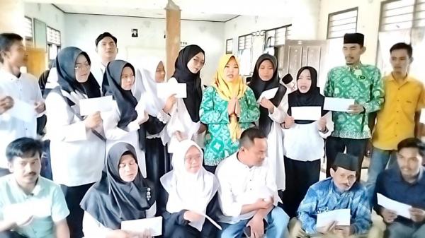 Hari Guru Nasional, YBM PLN UID Banten Berikan Bantuan Apresiasi Dedikasi Guru