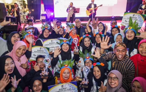 Sukses Tangani Isu Perempuan dan Anak, 19 Kampung Terima Penghargaan Bergengsi Wali Kota Surabaya