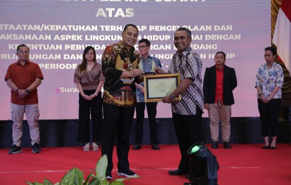 Tingkatkan Investasi, Pemkot Surabaya Beri Penghargaan Pelaku Usaha