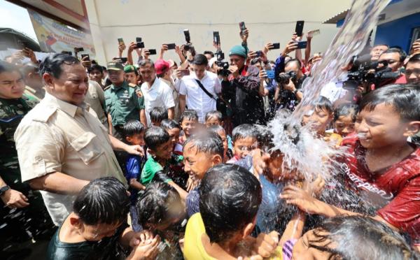 Menhan Prabowo Resmikan 12 Titik Sumber Air di Pamekasan
