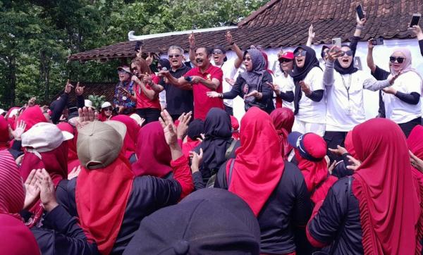 Dukung Ganjar-Mahfud, Komunitas Anjani Gelar Senam Ceria Bareng FX Hadi Rudyatmo di Polokarto