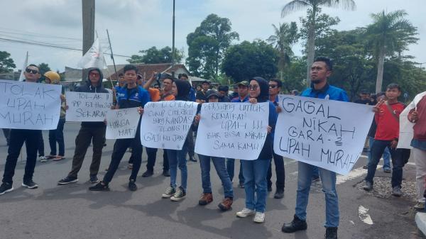 Serikat Buruh di Kota Tasikmalaya Kembali Gelar Unjuk Rasa di Bale Kota Tuntut Kenaikan UMK 2024