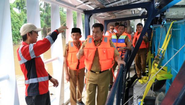Moch Maesyal Rasyid : Sampah Sungai Cisadane Tanggung Jawab Bersama, Tinjau Kapal Neon Moon II