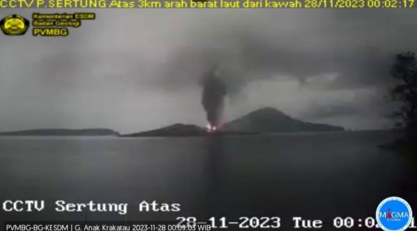 Gunung Anak Krakatau Erupsi Berkali-kali, Masyarakat Diimbau Waspada
