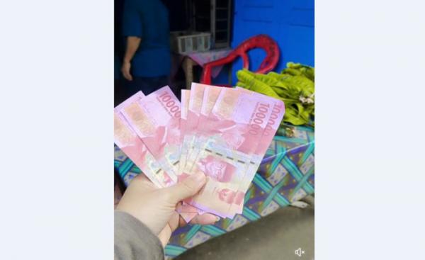 Ibu Pedagang Durian Syok Dibayar Pakai Uang Palsu 7 Lembar Pecahan 100 Ribu