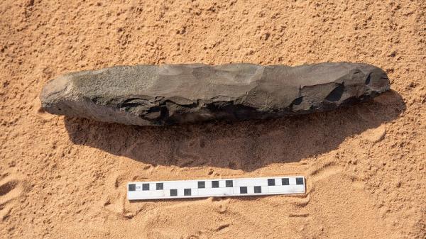 Kapak Prasejarah Terbesar di Dunia Ditemukan di Arab Saudi, Ahli: Kedua Sisinya Masih Tajam