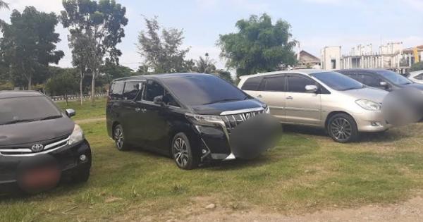 Dua Unit Mobil Dinas Mewah Pejabat Pidie Jaya Dijual