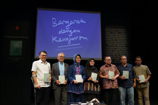 Sudirman Said Luncurkan Buku Antologi Bergerak Dengan Kewajaran