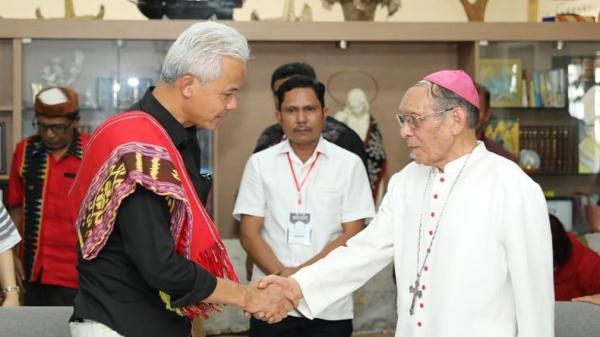 Bertemu Ganjar Pranowo, Uskup Agung Kupang Berpesan Perhatikan Pasokan BBM dan SDM di NTT