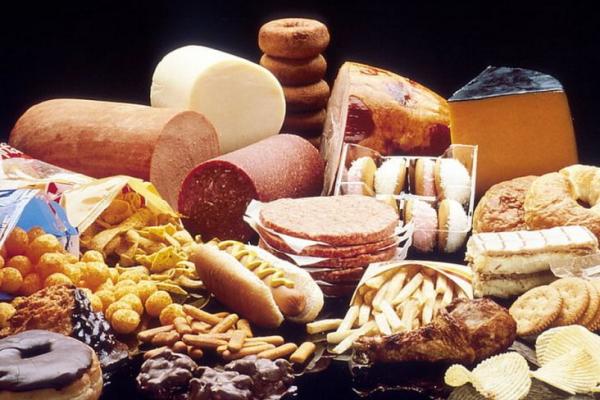 Jangan Kalap Makannya, 5 Cemilan dengan Kandungan Kolesterol Tinggi