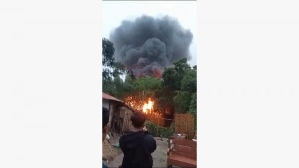Gudang Gas Meledak 2 Motor dan Rumah Warga di Grobogan Ludes Terbakar
