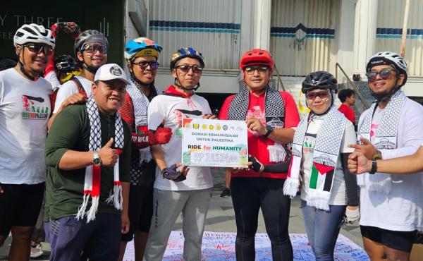 Demi Palestina, Komunitas Pesepeda Surabaya Gowes Bareng dan Lelang Sepeda