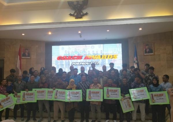 Luar Biasa! Diguyur Bonus , 15  Atlet Taekwondo Kota Bogor Tak Lupakan Jasa Sisihkan Buat Pelatih