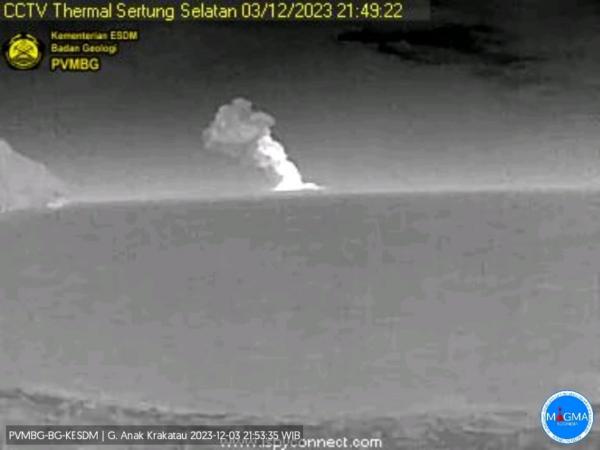 Lagi! Gunung Anak Krakatau Erupsi, Luncurkan Abu Vulkanik 700 Meter