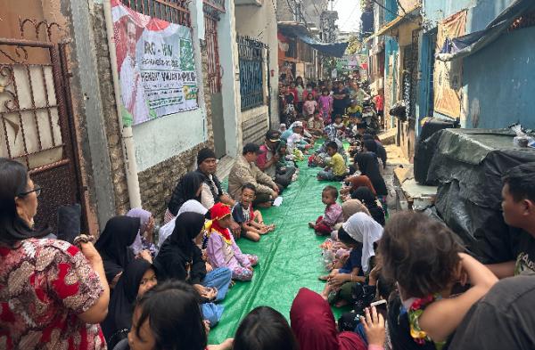 Peduli dengan Ratusan Anak Yatim, Hengky Wijaya Bagikan Santunan di Pademangan Timur