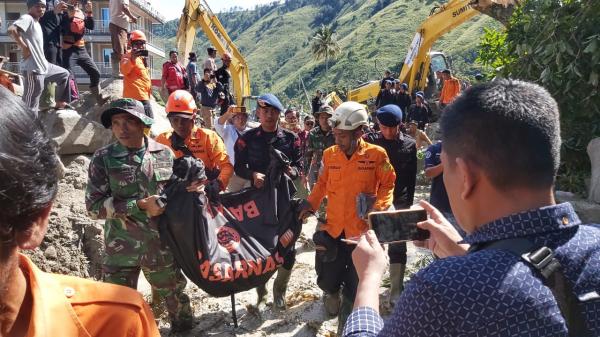 Tim SAR Gabungan Kembali Temukan Warga Korban Banjir Bandang di Humbahas, 10 Orang Dalam Pencarian