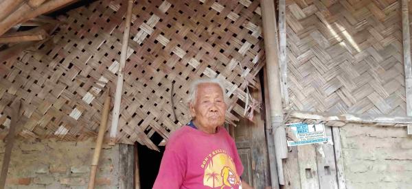 Memilukan, Nenek 85 Tahun di Ketanggungan Brebes Hidup Sebatang Kara