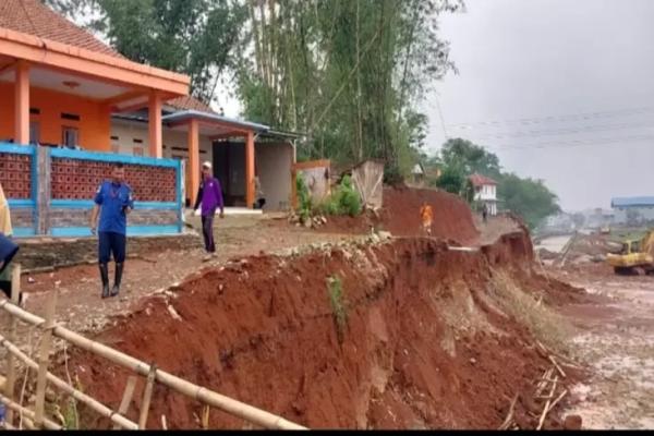 10 Rumah di Tangerang Terdampak Longsor setelah Diguyur Hujan Deras
