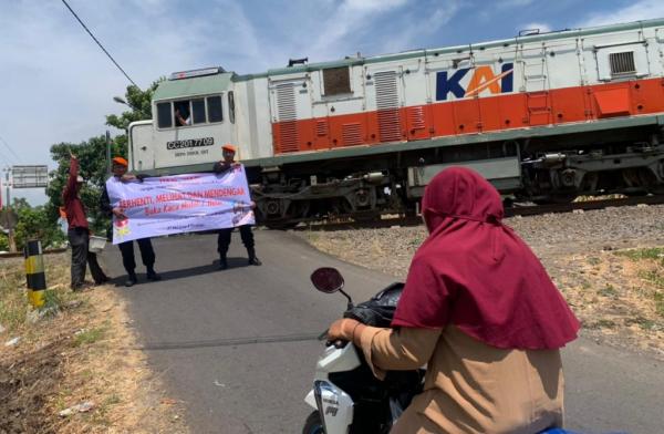 KAI Imbau Pengguna Jalan Raya Waspadai Lintasan Kereta Api