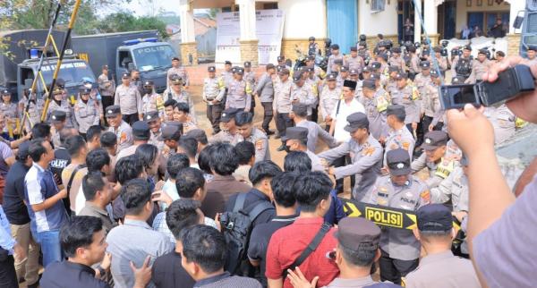 Jelang Pemilu, Polres Lampung Utara Gelar Simulasi Pengaman Unjuk Rasa di Kantor KPU dan Bawaslu  