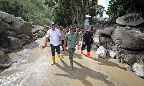 Banjir Bandang Terjang Humbang Hasudutan Sumut, 2 Orang Meninggal dan 10 Hilang