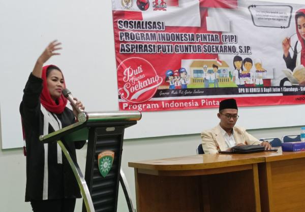 Bagikan 212 Beasiswa PIP, Puti Ungkap Peran Soekarno di Muhammadiyah