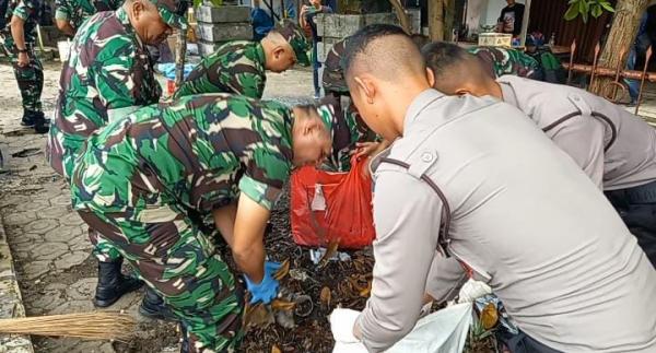 Antisipasi Banjir dan Cegah Penyakit, Kodim 0413 Bangka Bersih-Bersih Pasar