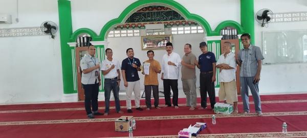 Abu Bakar Hadiri Penyerahan Bantuan untuk Musholla Ukhwwatun dari Pegadaian Syariah Cabang Pekanbaru