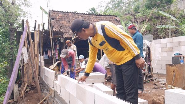 Maksimalkan Pelayanan, Pemdes Gondosuli Probolinggo Bangun Jalan hingga Rumah Tak Layak Huni