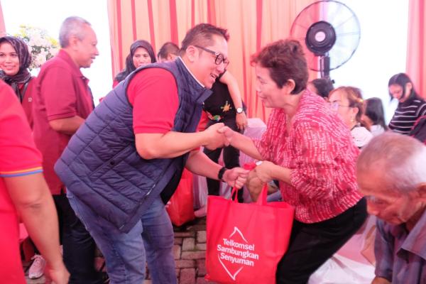 Ciptakan Dampak Sosial, Telkomsel Salurkan CSR NARU di Manado