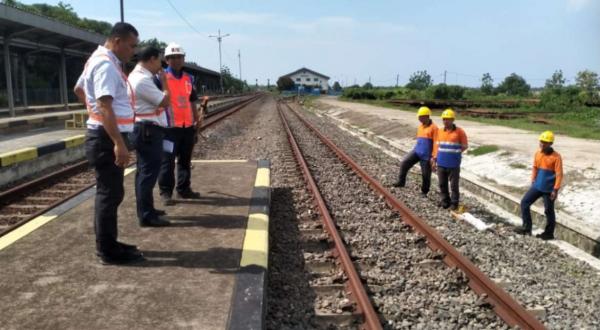 Nataru 2024, PT KAI Daop 3 Cirebon Antisipasi 7 Titik Daerah Pemantauan Khusus di Indramayu