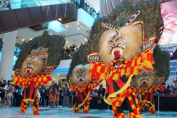 Atraksi Reog Ponorogo Meriahkan Promosi Budaya Indonesia di Malaysia