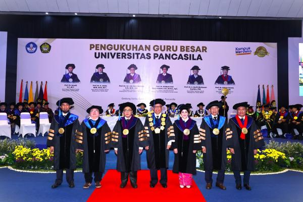 Penghujung Tahun 2023, Universitas Pancasila Kukuhkan Enam Guru Besar