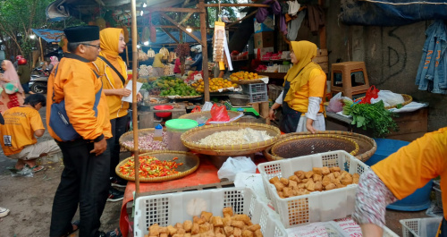 Pedagang Pasar di Bandung Keluhkan  Harga Kepokmas Naik