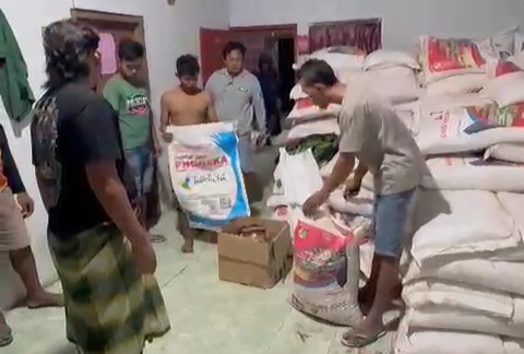 Pengemasan Pupuk Bersubsidi Phonska Palsu Terbongkar di Ngawi