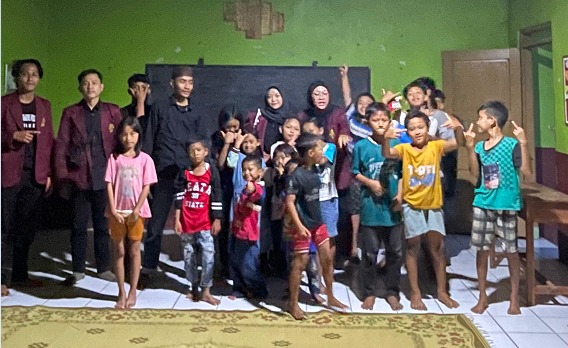 Antusias Anak-anak Ikuti Penyuluhan Pendidikan Agama Islam dan Akhlak di Perumahan Sosial Argopuro