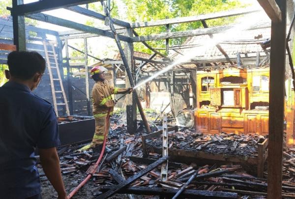 Kebakaran Rumah Milik Seorang Warga di Pulokulon, Ini Penyebabnya Kata Polisi