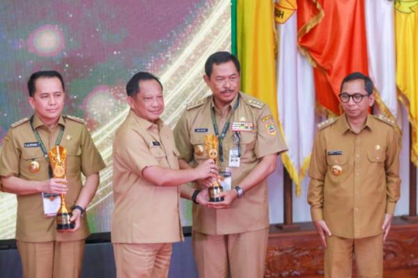 Jawa Tengah Raih Penghargaan Innovative Government Award 2023 dari Kemendagri