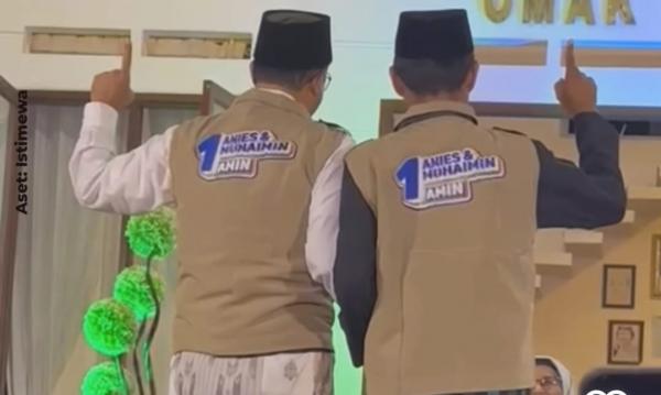 Pakai Rompi Amin Bareng Anies Baswedan, Ustadz Abdul Somad Pose Tunjuk Satu Jari Telunjuk Ke Atas