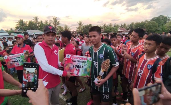 Apresiasi Piala Soeratin Sulbar, Abdul Halim Harap Turnamen Usia Muda Diperbanyak
