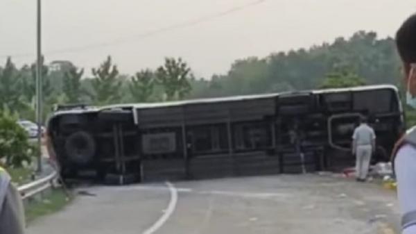 Kecelakaan Bus Handoyo di Tol Cipali Seluruh Korban Dievakuasi ke RS Abdul Rozak Purwakarta